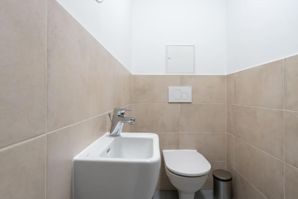 Urban 1Br Retreat, Easy City Link By Hm Wenen Buitenkant foto