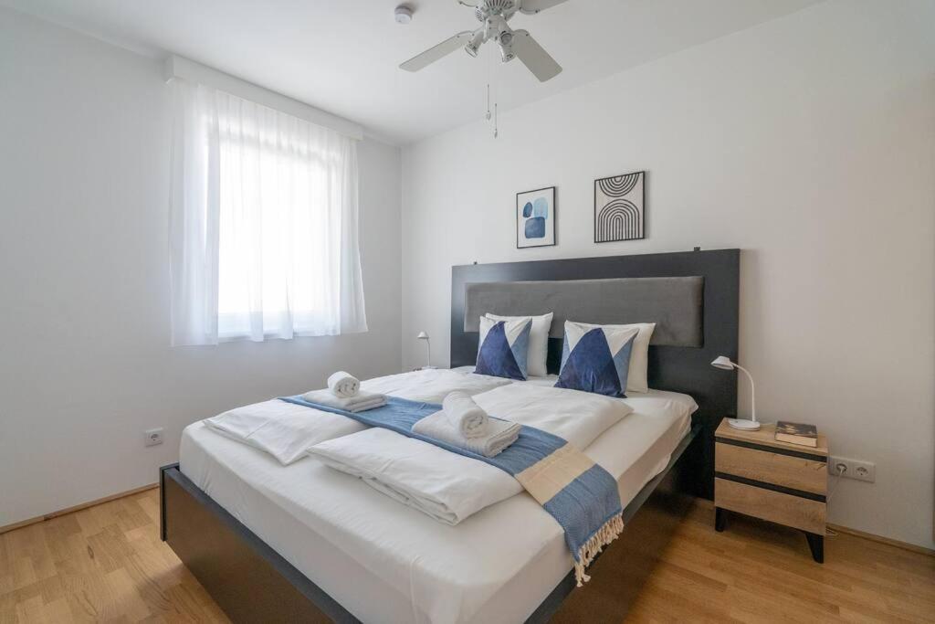 Urban 1Br Retreat, Easy City Link By Hm Wenen Buitenkant foto