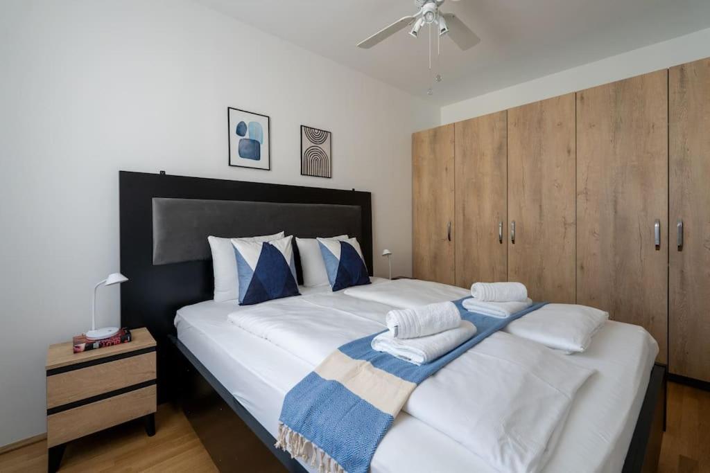 Urban 1Br Retreat, Easy City Link By Hm Wenen Buitenkant foto