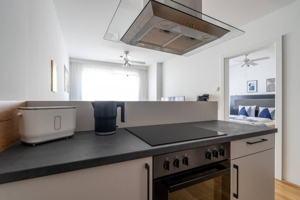 Urban 1Br Retreat, Easy City Link By Hm Wenen Buitenkant foto