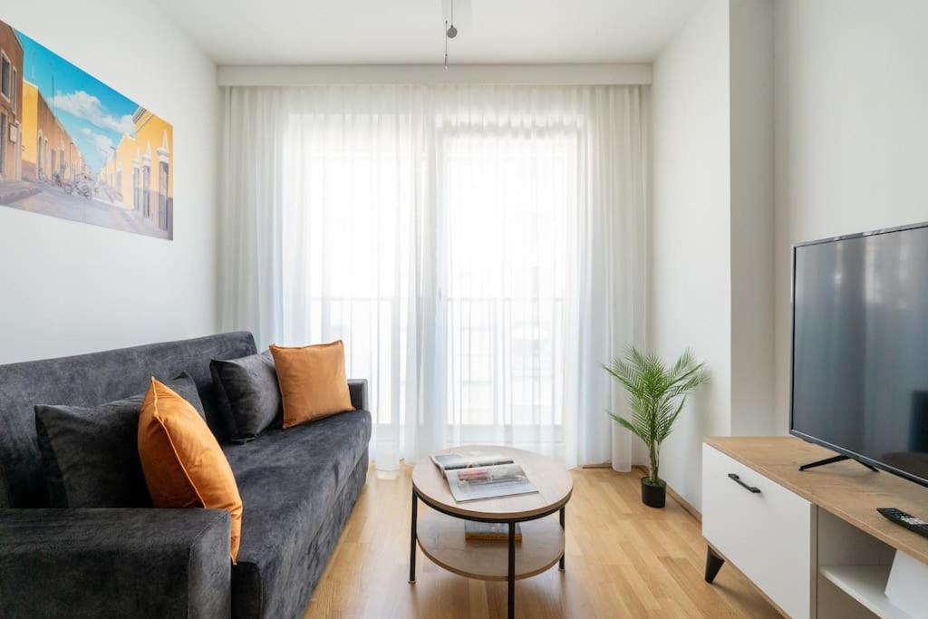 Urban 1Br Retreat, Easy City Link By Hm Wenen Buitenkant foto
